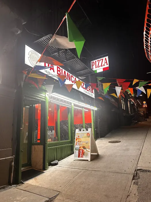 DA BIANCA PIZZERIA ๐ฎ๐น Picture 1