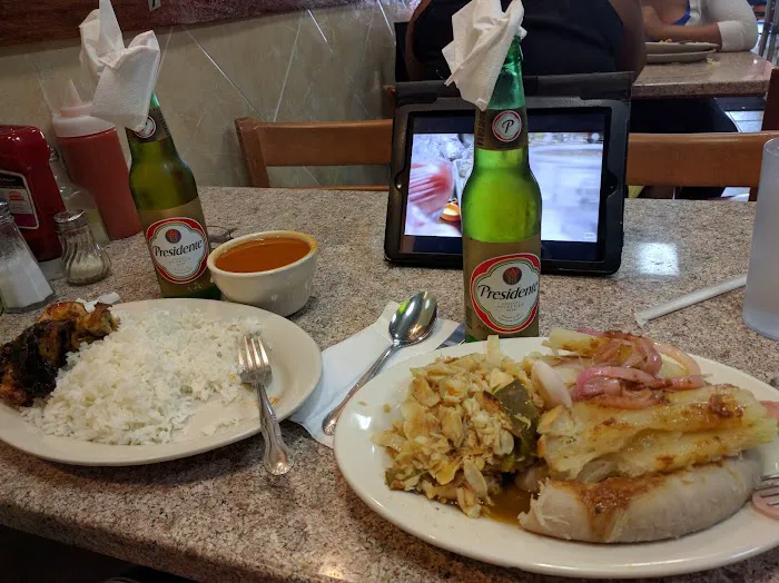 Lechonera Tropical & Grill Picture 4