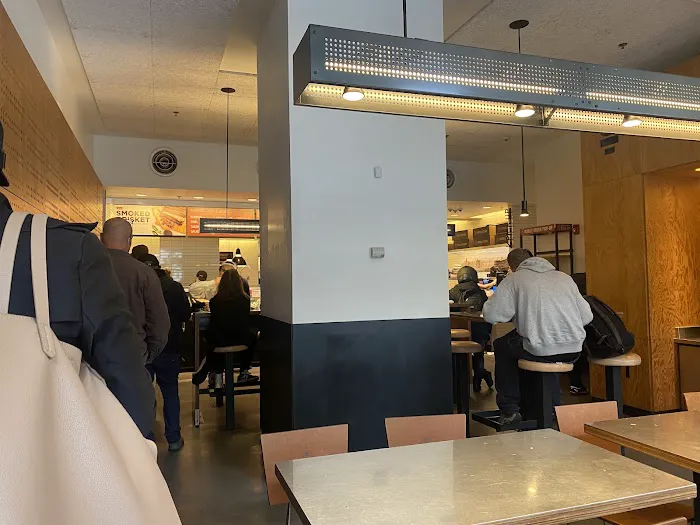 Chipotle Mexican Grill Picture 6