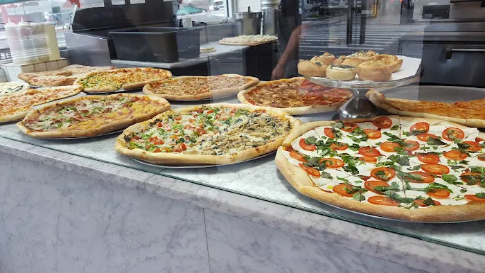 Famous Famiglia Pizzeria Picture 4