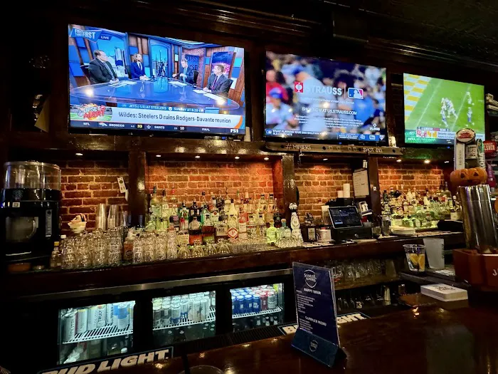 Meller’s Sports Hub and Grill Picture 6