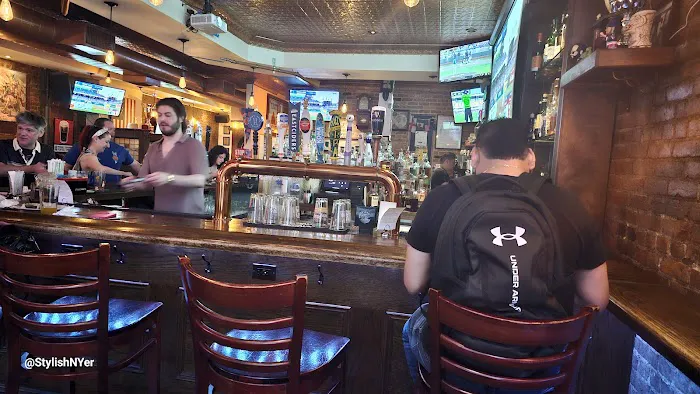 Horn's Hook Tavern Picture 6