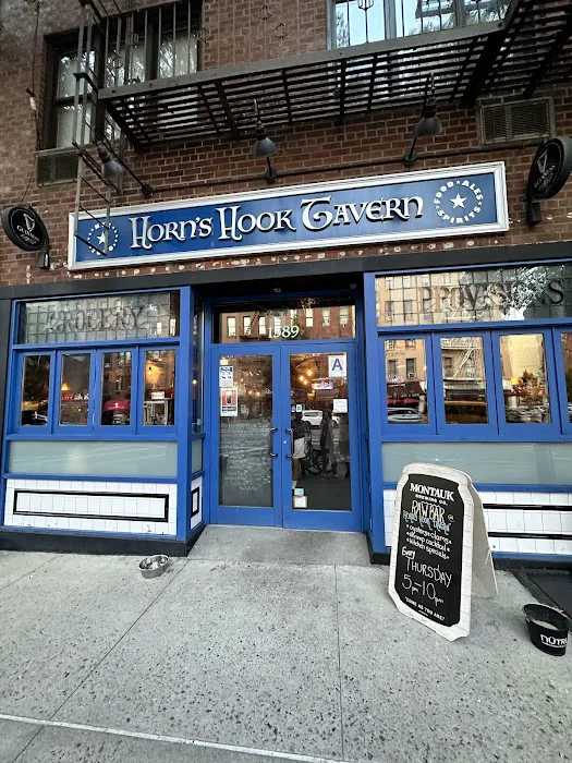 Horn's Hook Tavern Picture 4
