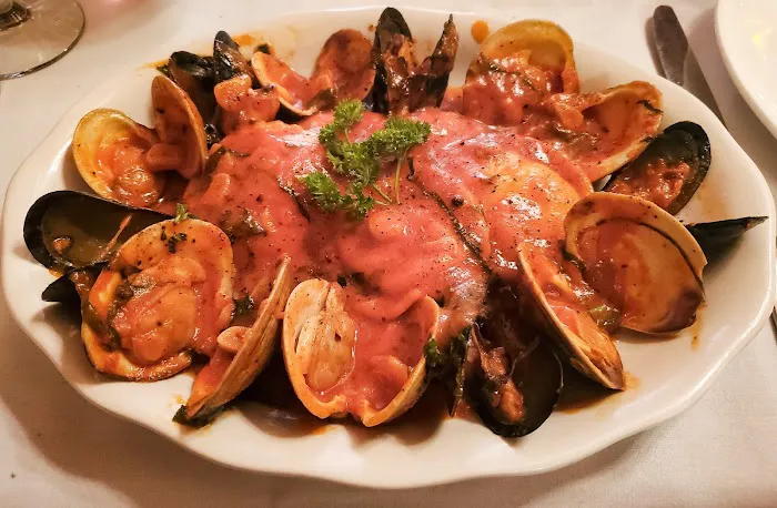 IL Carino Restaurant Picture 1
