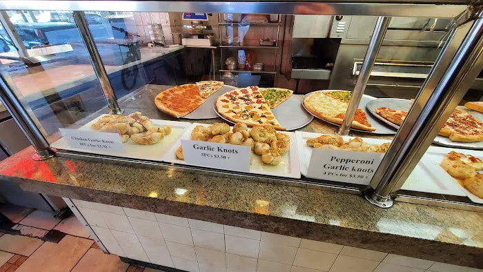 Cheesy Pizza Picture 8