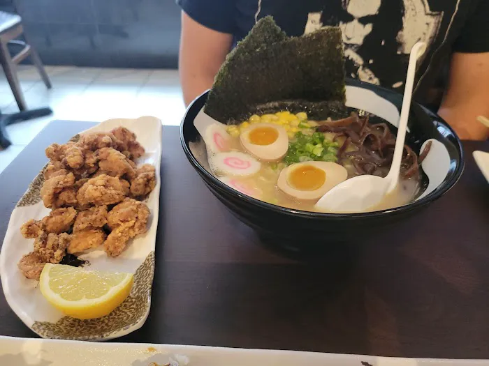 Akura ramen & sushi Picture 4