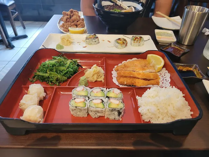 Akura ramen & sushi Picture 3