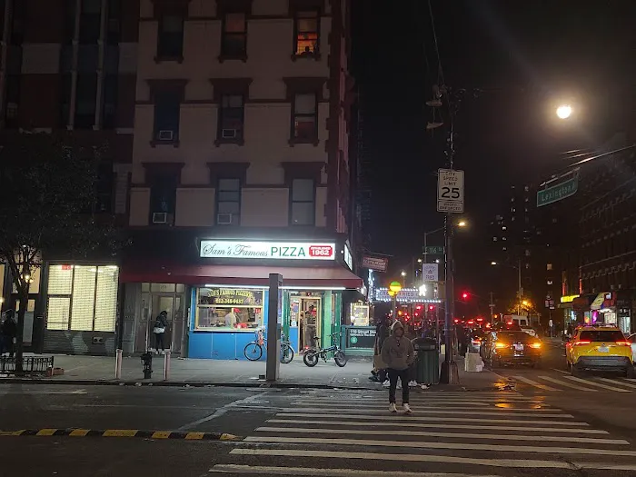 Sam’s Famous Pizzeria Picture 1