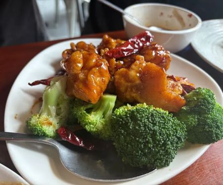 Ollie’s Chinese Noodle Shop & Grill (成都印象)