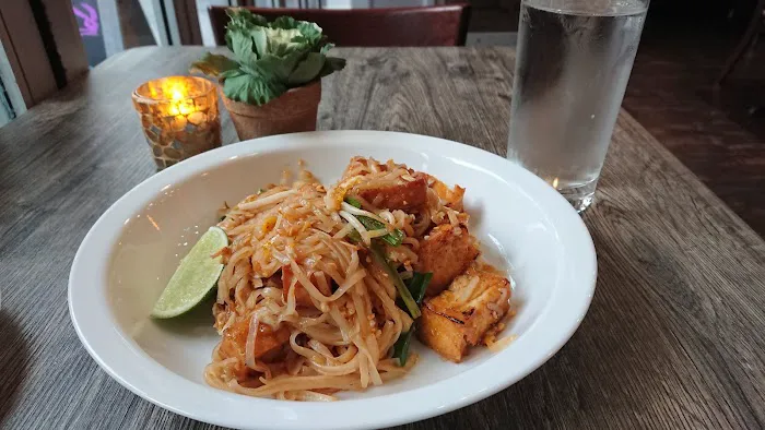 Living Thai Cuisine Picture 1