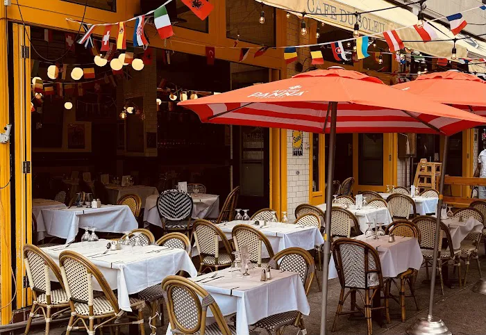 Cafe du Soleil Picture 1
