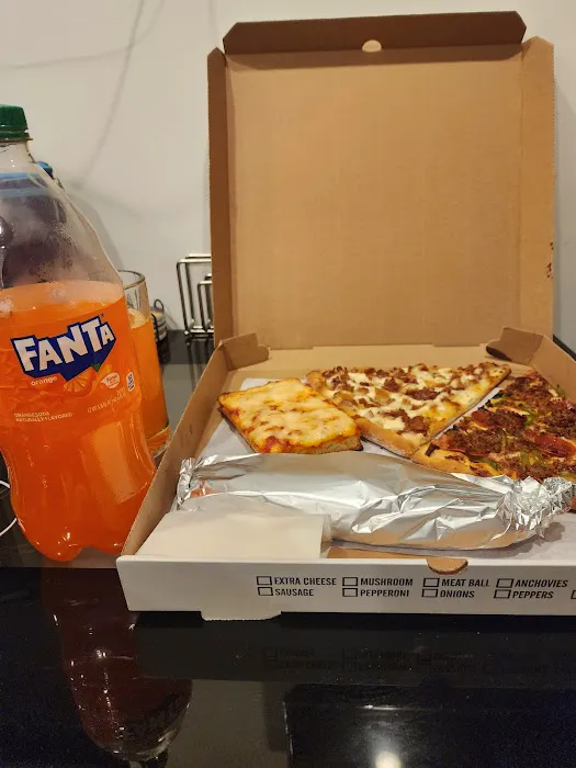 Giovanni's Pizza Picture 9