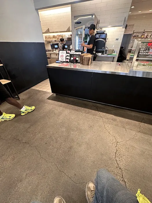 Chipotle Mexican Grill Picture 6