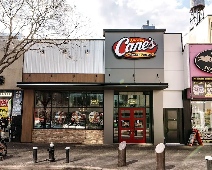 Raising Cane's Chicken Fingers Picture 5