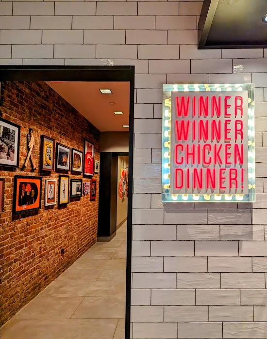 Raising Cane's Chicken Fingers Picture 6