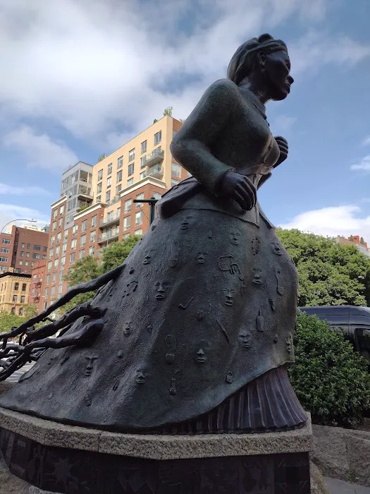 Angel of Harlem Picture 6