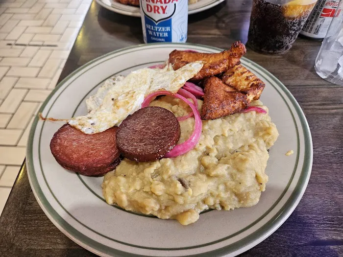 Sandy Restaurant Picture 9