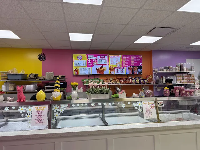 Mayas Snack Bar Picture 2