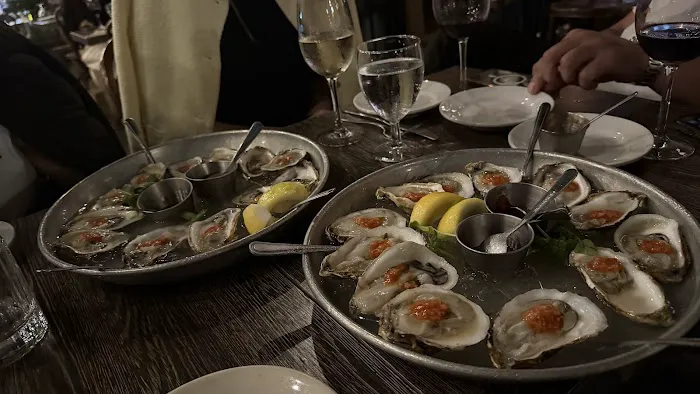 ELIS WINE BAR & RESTAURANT Picture 5