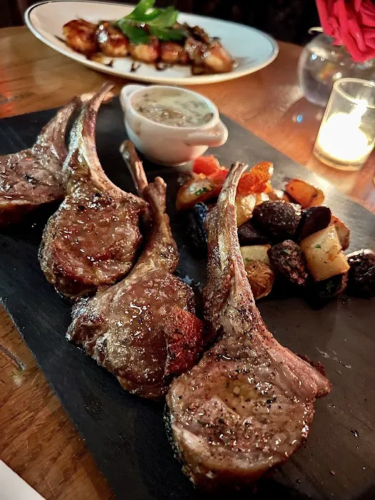 ELIS WINE BAR & RESTAURANT Picture 7