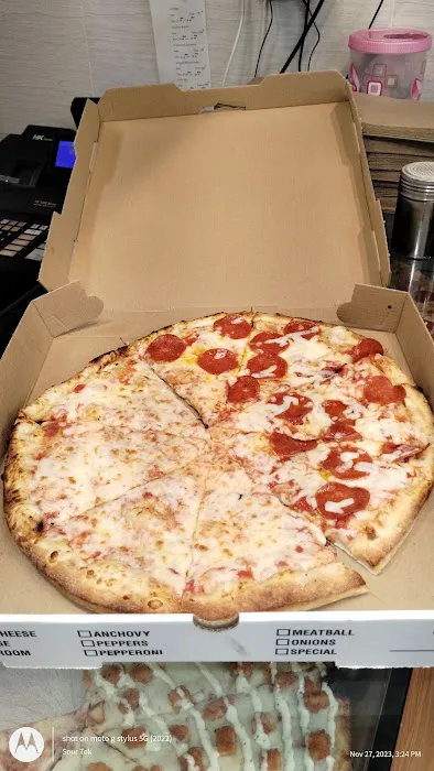 Fresh Hot Pizza Picture 4