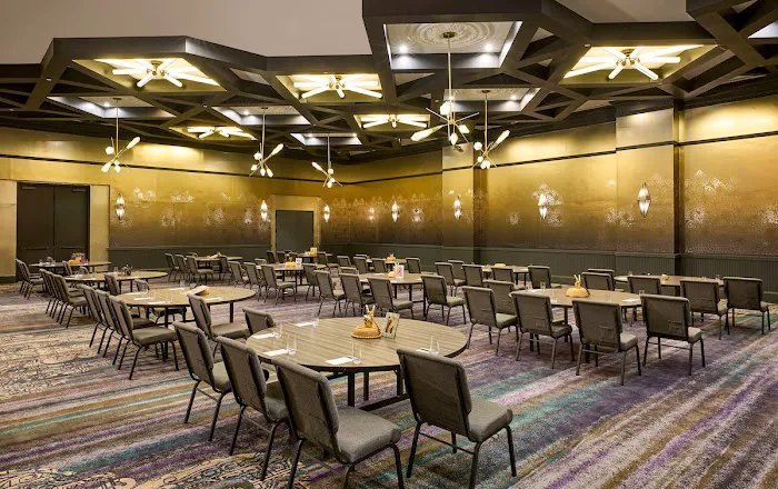 The Victoria Theater Restaurant Picture 6