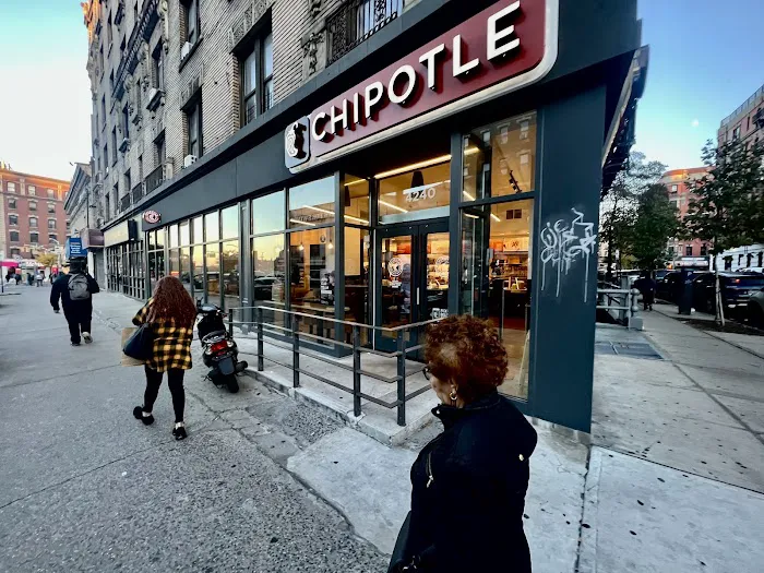 Chipotle Mexican Grill Picture 5