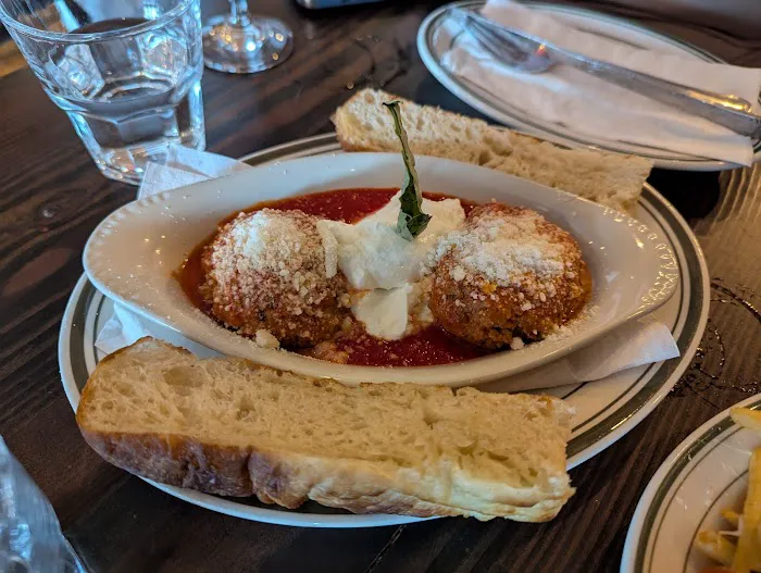 Cucina Italian tavern Picture 3