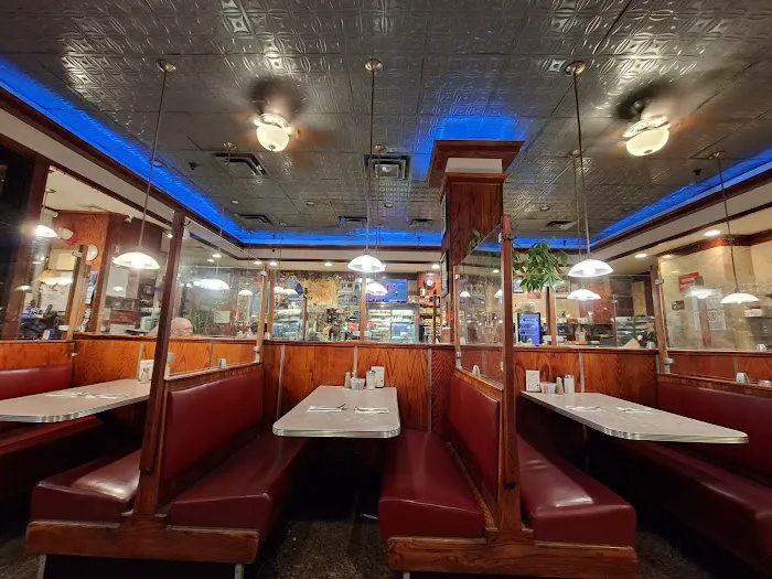 Tom's Restaurant Picture 3