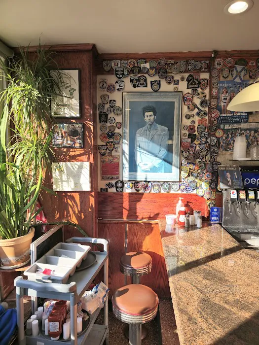 Tom's Restaurant Picture 8