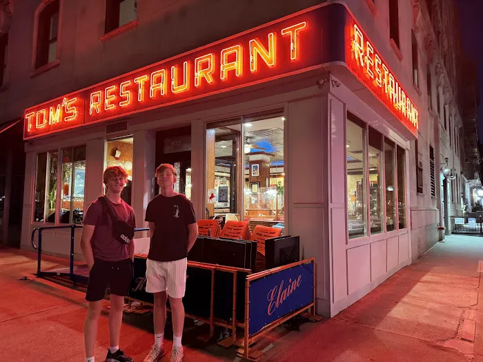 Tom's Restaurant Picture 4