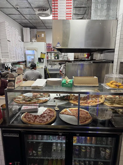 Dado's Pizza and Taproom Harlem Picture 6