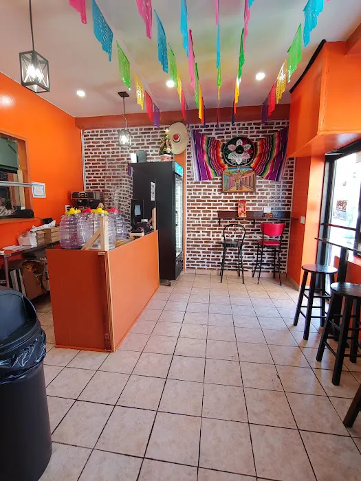 La Bella Mixteca Taqueria & Mexican Grill Picture 4