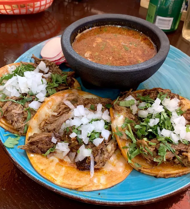 La Bella Mixteca Taqueria & Mexican Grill Picture 3