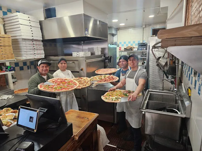 Trufa Pizzeria Picture 7