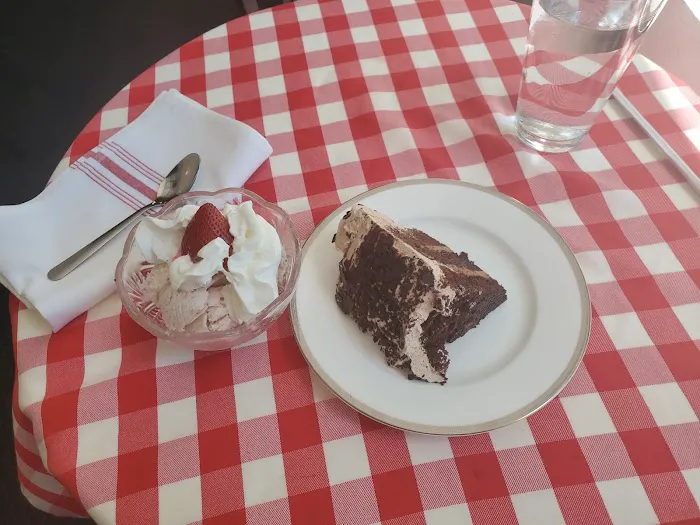 Roberta's Fine Dining Picture 4