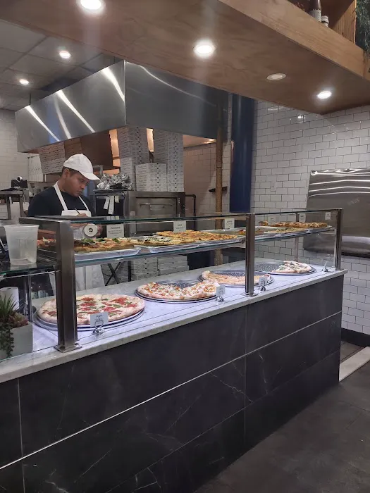 Uncle Tony's Pizza Picture 5