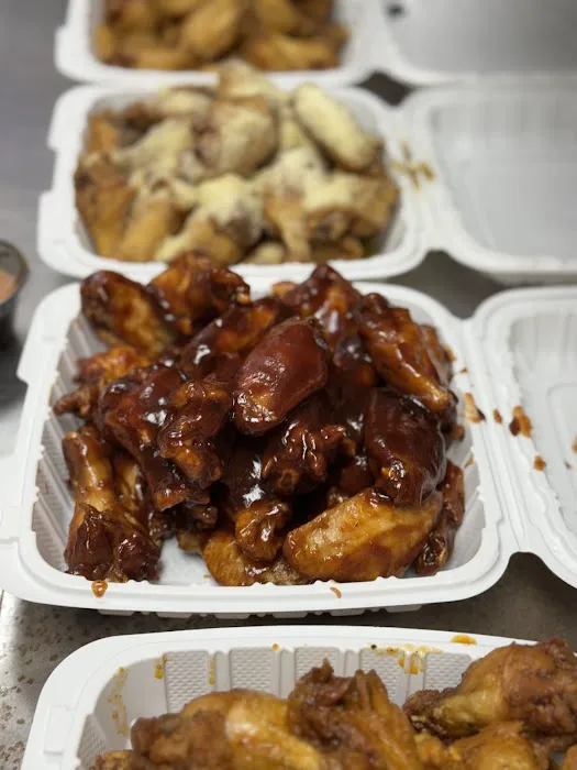 Uptown Wingz Picture 8
