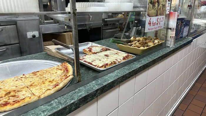 P & M Classic Pizza and Restaurant Picture 5