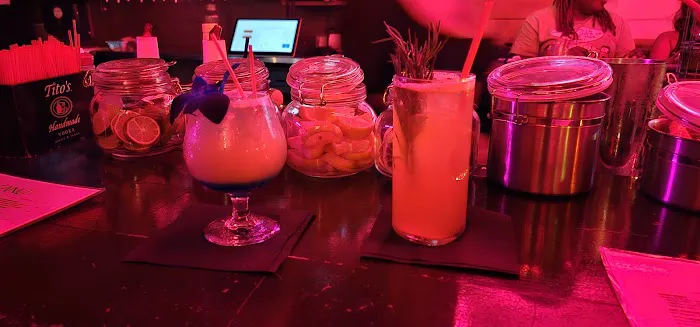 Kanü Bar|Grill Picture 1