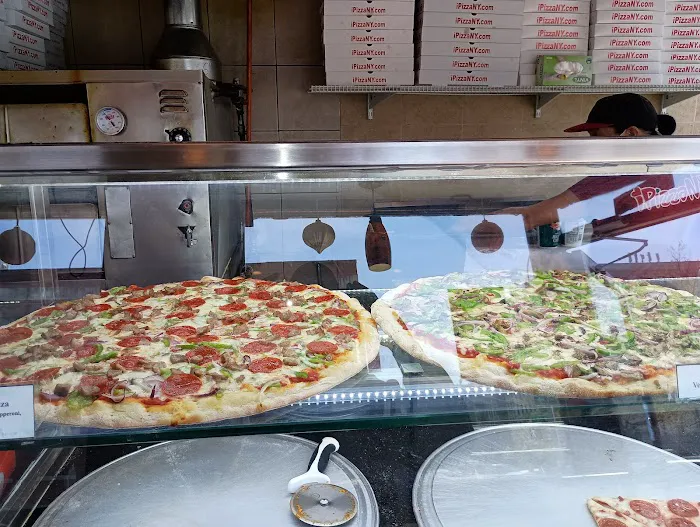 iPizzaNY- Washington Heights Picture 6
