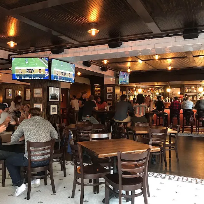 Hilltop Park Alehouse Picture 10
