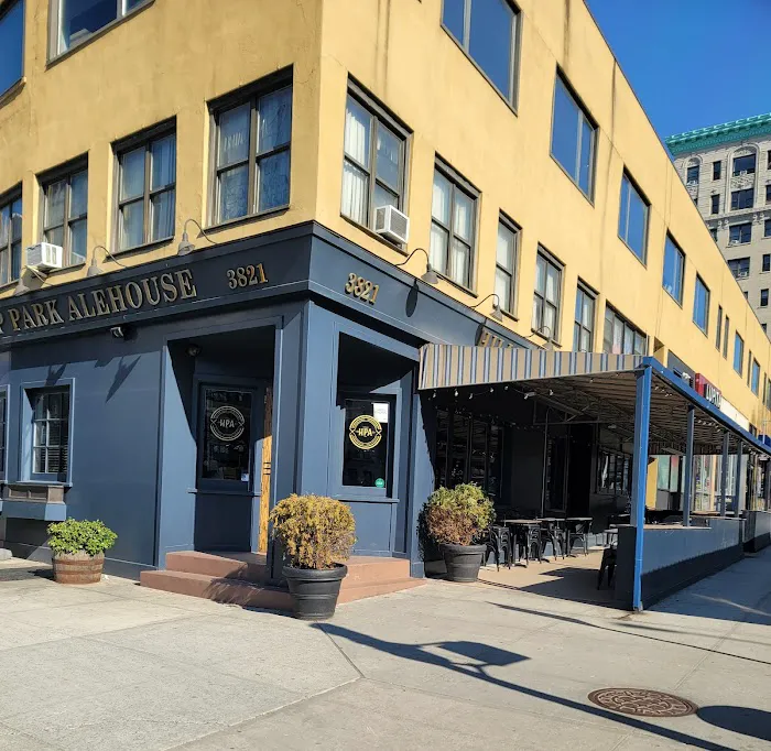 Hilltop Park Alehouse Picture 6