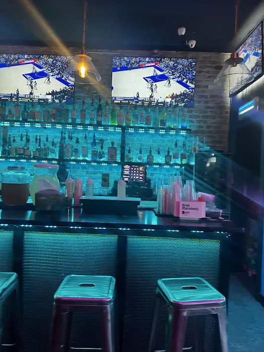 Caramba Bar & Grill Picture 9
