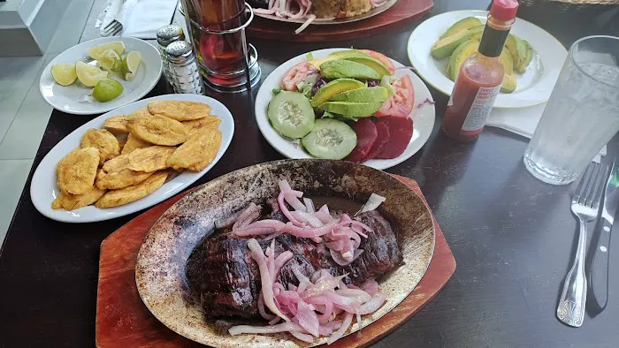 El Conde Bar & Grill Picture 3