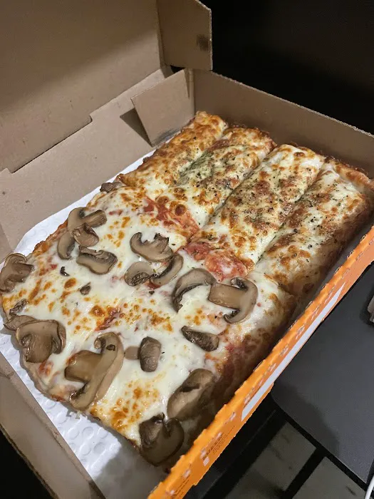 Little Caesars Pizza Picture 9