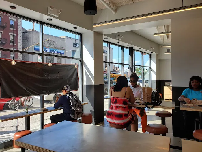 Chipotle Mexican Grill Picture 3