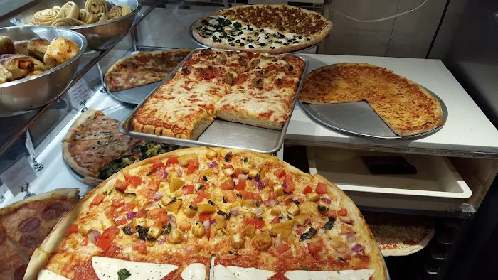 Mediterraneo pizza Picture 2