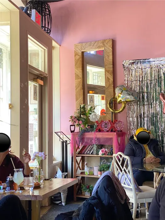 Cafe Bloom Picture 2