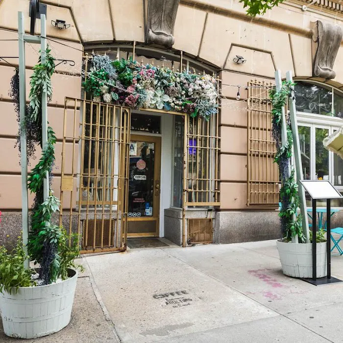 Cafe Bloom Picture 4